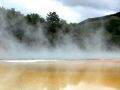 Der Champagne Pool im Waiotapu Thermal Wonderland - südlich von Rotorua, Neuseeland
