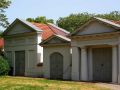 Die Barlach-Stadt Güstrow - die klassizistischen Grufthäuser auf dem Gertrudenfriedhof