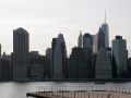 Der Blick von der Brooklyn Heights Promenade über den East River auf die Skyline von Manhattan - New York City