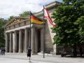 Bundeshauptstadt Berlin, Unter den Linden - die Neue Wache, zentrale Gedenkstätte für die Opfer von Krieg und Gewaltherrschaft