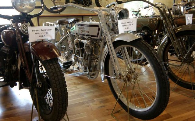 Motorrad-Oldtimer - Harley-Davidson  F 11, Baujahr 1915