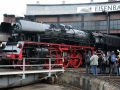 Das Bahnbetriebswerk Dresden-Altstadt - die Dampflokomotive 35 1097-1 auf der Drehscheibe