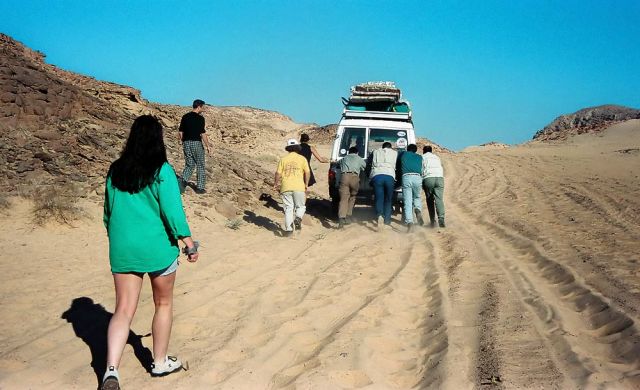 Die Wüste auf der Halbinsel Sinai in Ägypten - Beginn der zweitägigen Jeeptour durch den Sinai