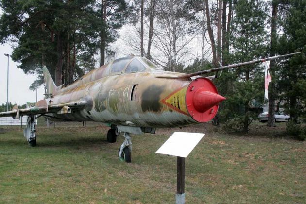Luftfahrtmuseum Finowfurt - Suchoi Su-22, sowjetischer Jagdbomber, Bauzeit 1974 bis 1990