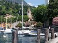 Toscolano-Maderno an der Riviera Bresciana des Gardasees - der Bootshafen  an der Piazza San Marco von Maderno