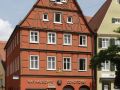 Nördlingen im Nördlinger Ries - das Rathaus-Café in der Eisengasse