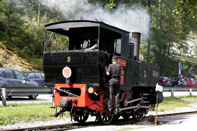 Dampfzug der Achenseebahn in Jenbach - Zahnradbahn in Tirol