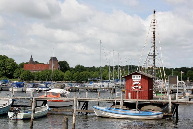 Die Nysted Marina am Naturpfad Paradisruten vor dem Ålholm Slot - Ostseeinsel Lolland, Dänemark