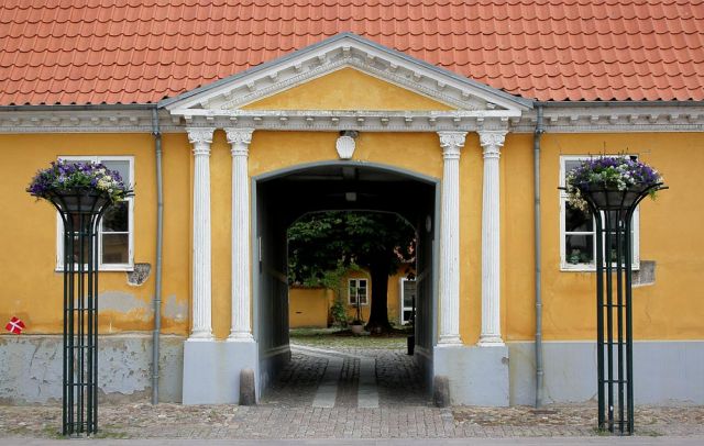 Historische Gebäude am Marktplatz - Torvet - an der Storegade von Stege auf Møn