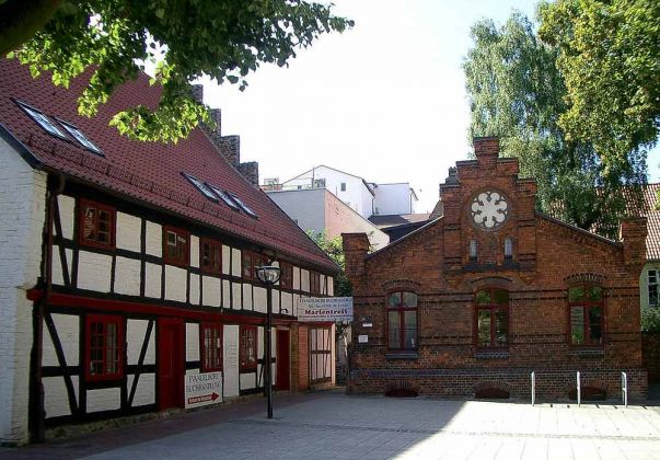 Hansestadt Rostock - das ev. luth. Gemeindehaus hinter der Marienkirche