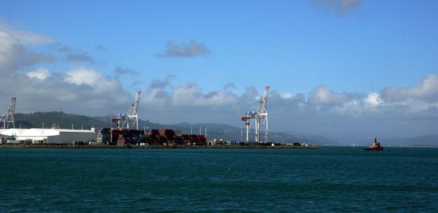 Wellington, Neuseeland - der Container Hafen