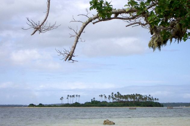Insel Pangaimotu - Blick auf Makaha'a Island