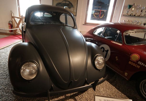 Einer von vier produzierten VW-Typ 87 Kommandeur-Wagen mit Allradantrieb, Baujahr 1940 - gesehen im Porschemuseum Gmünd