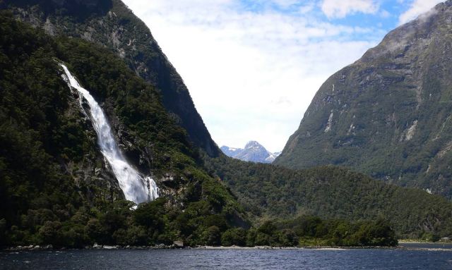 Der Bowen Falls am Milford Sound - Fjordland National Park Southwest New Zealand