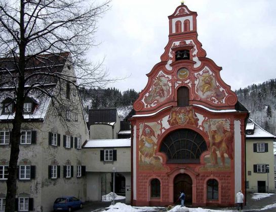 Die Heilige-Geist Spitalkirche in der Spitalgasse - Füssen am Lech im Ostallgäu
