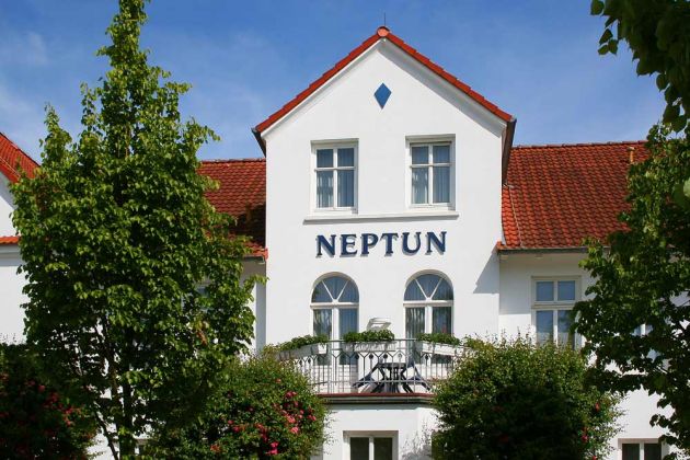 Ostseebad Kühlungsborn-Ost - das komfortable Viersterne-Hotel Neptun in der Strandstrasse