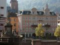 Heidelberg - Sandstein-Statuen auf der Alten Brücke mit dem Hotel Holländer Hof am Neckar