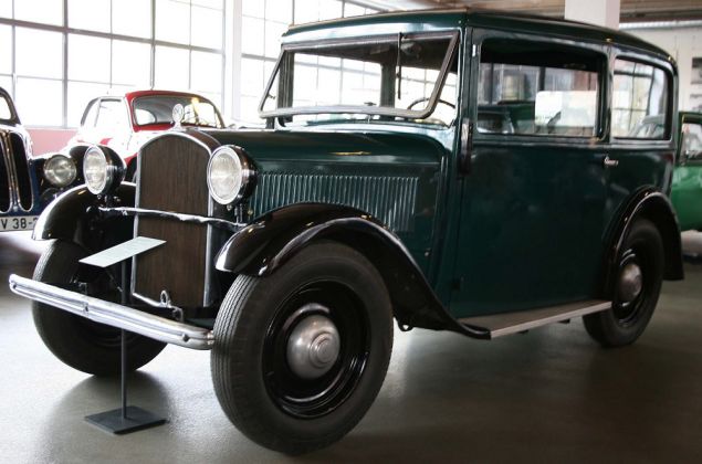Automobile Welt Eisenach - ein  BMW 3/20 PS Typ AM 4 Rolldach Limousine, Baujahr 1933