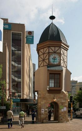 Clock Tower - Independece Avenue Ecke Post Street Mall - Windhoek, Namibia