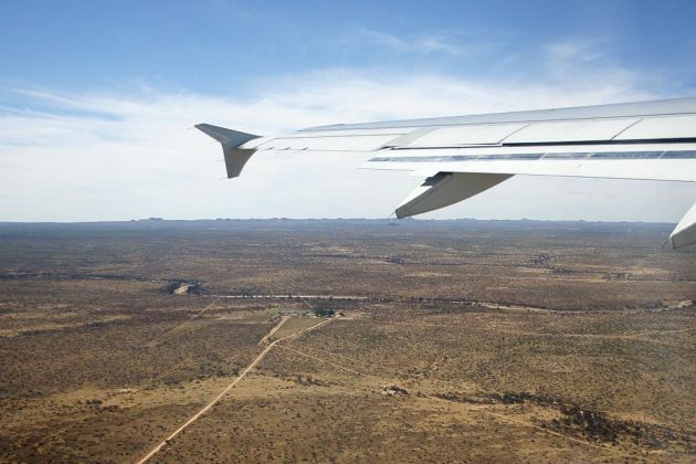 Abflug vom Flughafen Hosea Kutako, Windhoek - Blick auf die Kalahari-Wüste