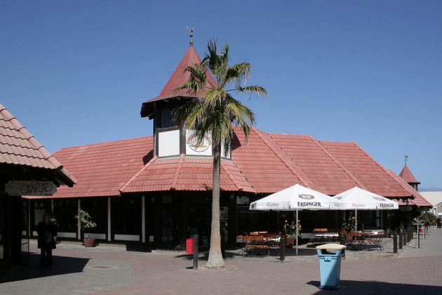 Einkaufsmeile im historischen Zentrum von Swakopmund