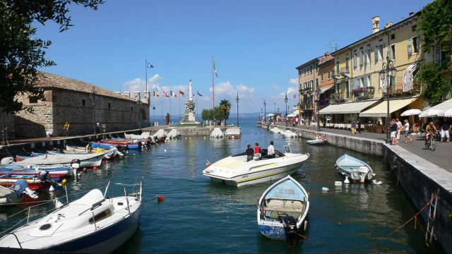 Lazise am Gardasee - der historische Hafen Porticciolo