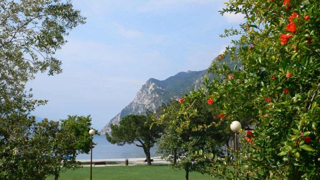 Riva del Garda - Uferpromenade am Nordufer des Gardasees