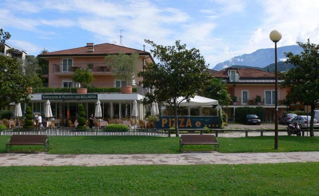 Riva del Garda - Hotel Bellariva an der Uferpromenade am Nordufer des Gardasees
