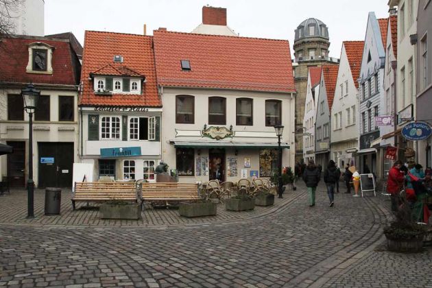 Das Schnoorviertel in der Bremer Altstadt - Stavendamm mit dem Brunnen beim Bade
