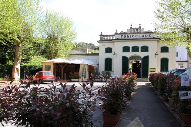 Der Funicolare - die Talstation der Standseilbahn nach Montecatini Alto
