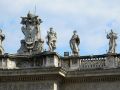 Petersplatz, Vatikan - Marmor-Statuen auf den Kolonaden