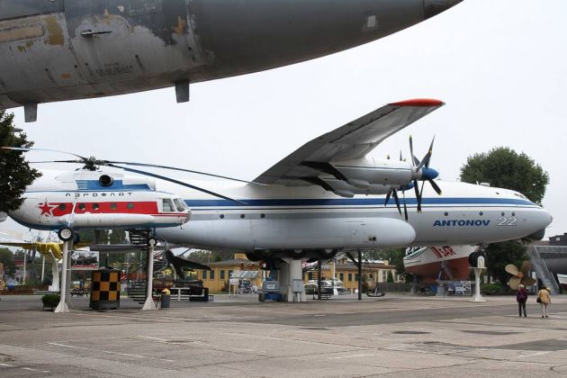 Antonov AN 22 - Technikmuseum Speyer