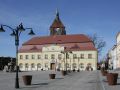 Darłowo, Rügenwalde - das Rathaus am grossen Marktplatz, dem Rynek