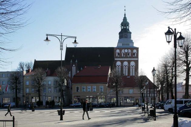Der Marktplatz - Rynek-  mit St.-Marien-Kirche - Greifenberg in Pommern, dem heutigen Gryfice