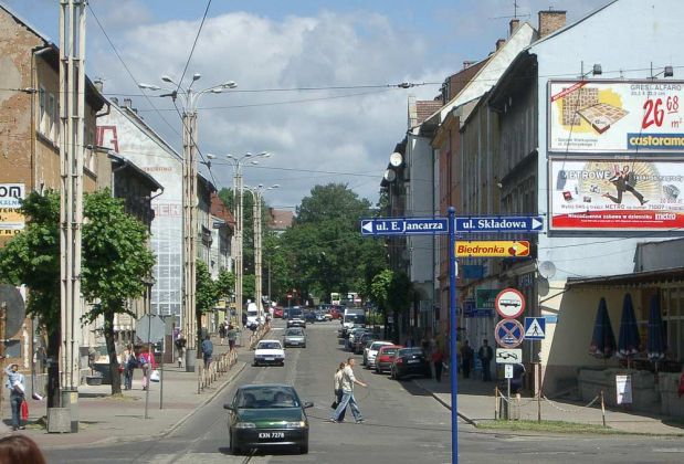 Gorzów Wielkopolski, dem früheren Landsberg an der Warthe - Blick vom Bahnhof in die Dworcowa Strasse