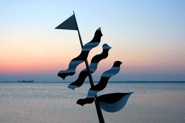 Steinhuder Meer - Steinhude, Abendstimmung an der Skulpturen-Promenade