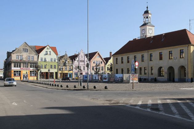 Trzebiatów , Treptow an der Rega - das Rathaus und der Marktplatz, Rynek