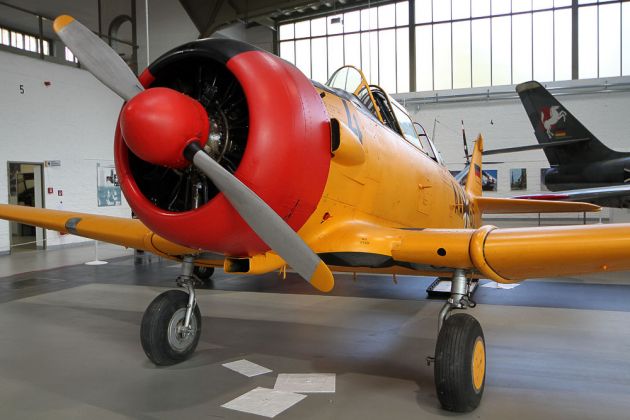 CCF Harvard Mk. 4 - Luftwaffenmuseum Berlin-Gatow