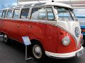 Samba, Samba, ein Volkswagen-Kleinbus 'Sonderausstattung', Baujahr 1962 - AutoMuseum Volkswagen in Wolfsburg