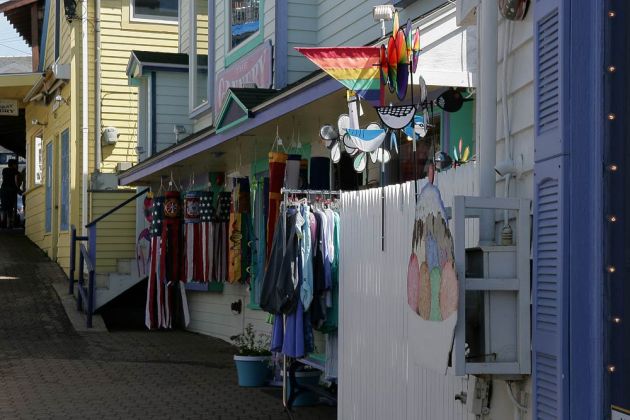 Fussgängerbereich der Wharf Street, Boothbay Harbor - Midcoast Maine