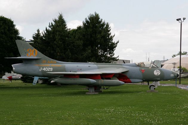 Hawker Hunter, Air Force Museum - Trenton, Canada