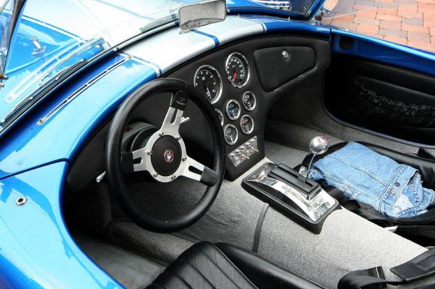 AC-Shelby Cobra 427 Roadster, ein Blick ins Cockpit