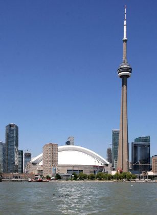 Toronto Harbourfront- Rogers Centre und  CN-Tower - Toronto in Kanada