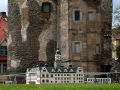 Schlossruine Neideck in Arnstadt mit einer Miniatur des Schlosses 