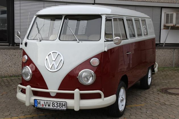 Volkswagen Bus T 1 - aus dem Bestand der 'Bulli-Halle' von VWN in Hannover-Limmer