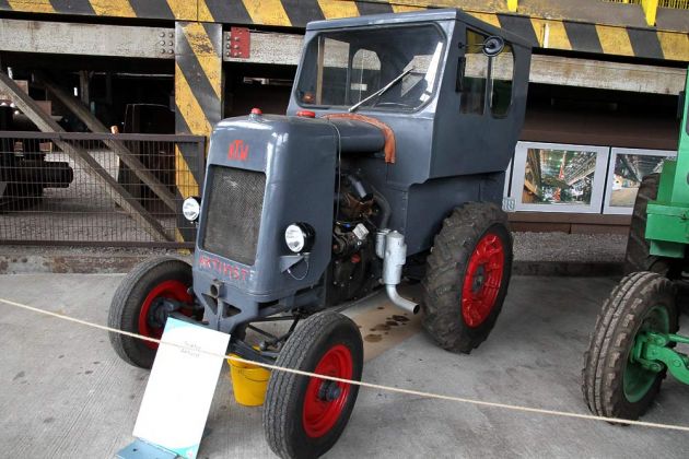 Traktor 'Aktivist' RS 03 - Schlepperwerrk Brandenburg, Baujahre 1949 bis 1952 - Industriemuseum Brandenburg/Havel