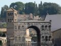 Städtereise Rom - Janusbogen und die Kirche San Giorgio in Velabro