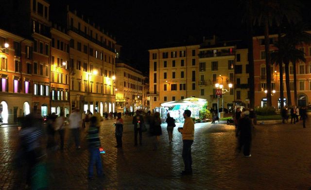 Städtereise Rom - abends an der Piazza di Spagna