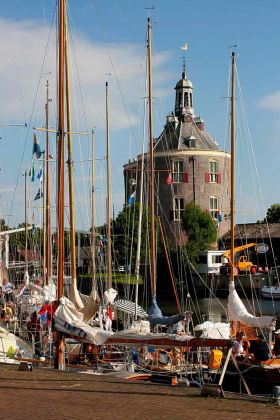 Oude Haven und Drommedaristoren - Enkhuizen am Ijsselmeer 