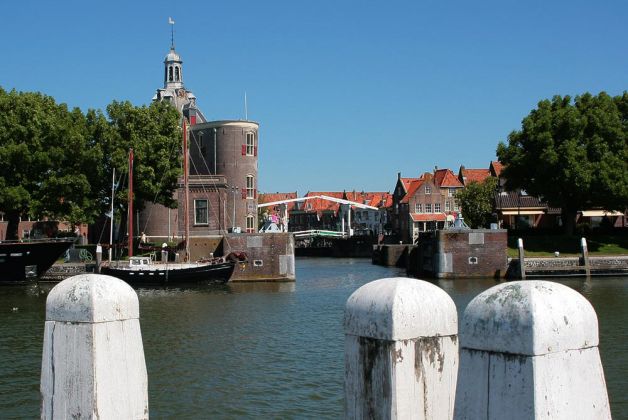 Oude Haven, Drommedaristoren und Zugbrücke - Enkhuizen am Ijsselmeer 